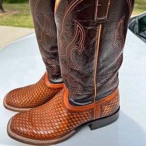 Almost new Mens Anderson Bean Basket Weave custom boots size 11D with insoles